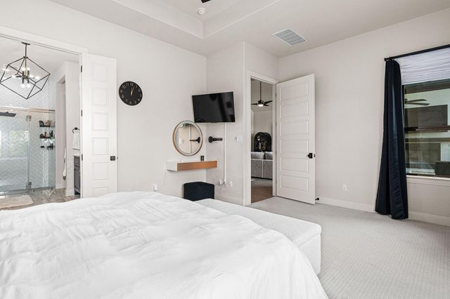 402 Sitlington LN, Austin, TX 78738