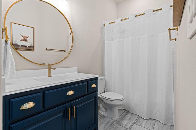 402 Sitlington LN, Austin, TX 78738