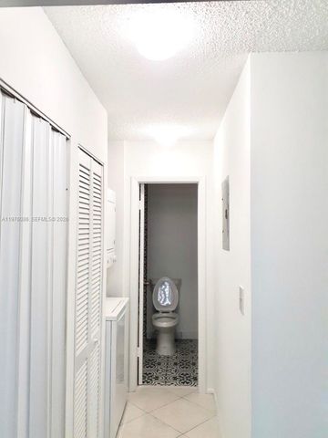 10057 Winding Lake Rd. 204, Sunrise, FL 33351