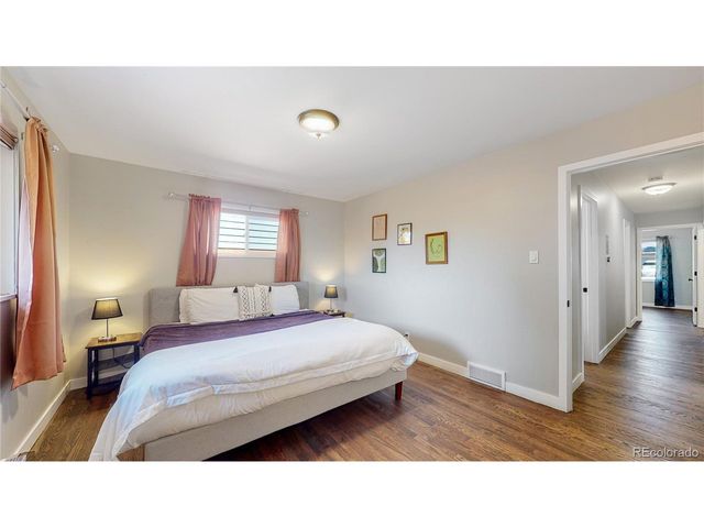 3067 S Holly Pl, Denver, CO 80222