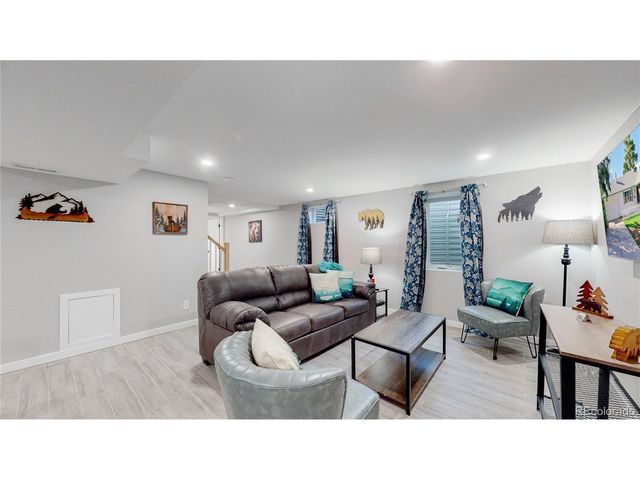 3067 S Holly Pl, Denver, CO 80222