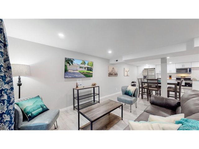 3067 S Holly Pl, Denver, CO 80222