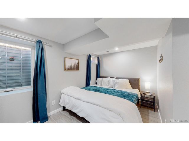 3067 S Holly Pl, Denver, CO 80222