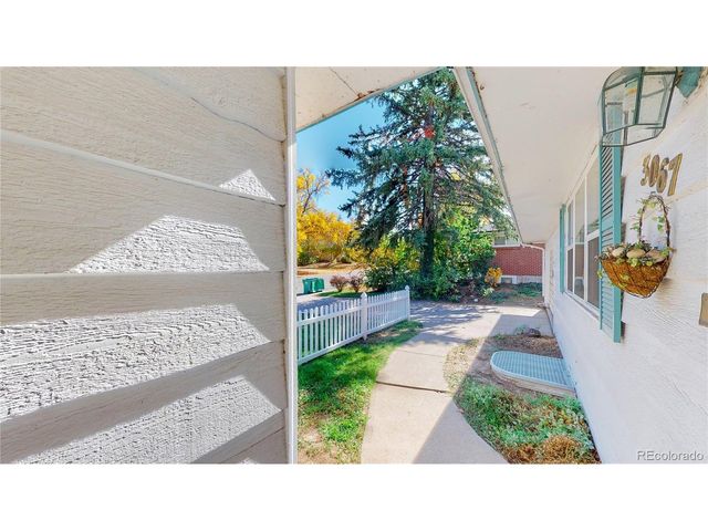 3067 S Holly Pl, Denver, CO 80222