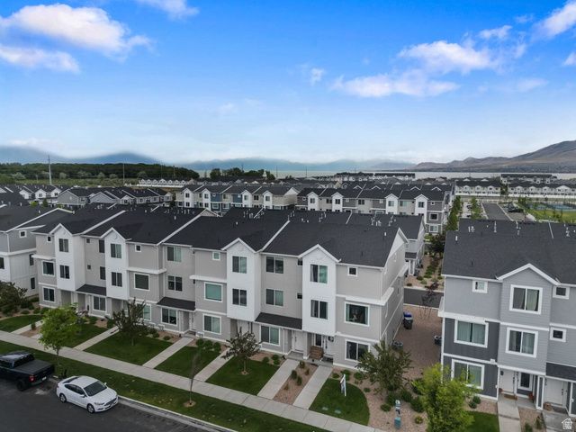1087 E WATERWAY LN, Saratoga Springs, UT 84045