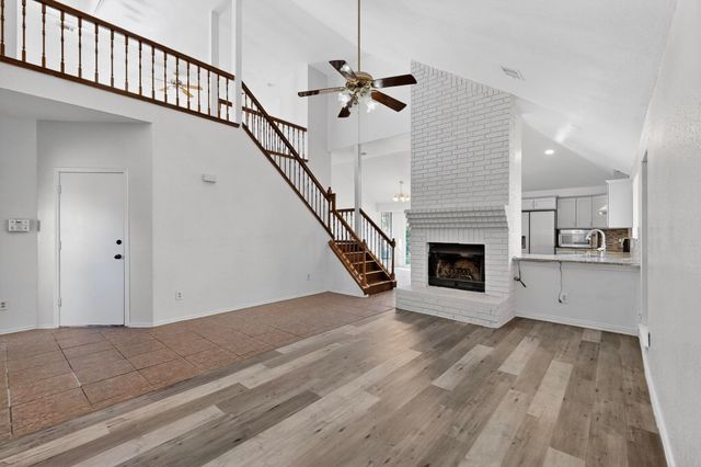 6328 Meadow Glen Drive, Arlington, TX 76018