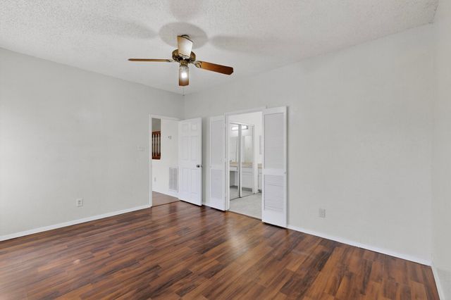 6328 Meadow Glen Drive, Arlington, TX 76018