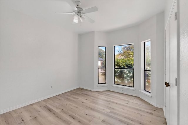 6328 Meadow Glen Drive, Arlington, TX 76018