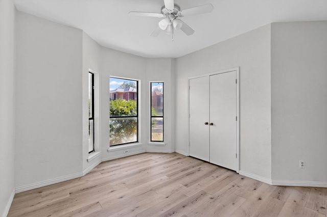 6328 Meadow Glen Drive, Arlington, TX 76018