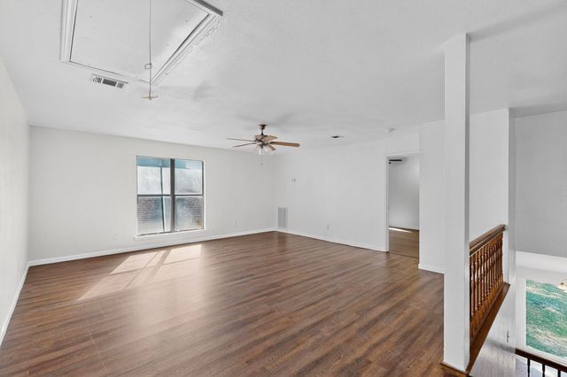 6328 Meadow Glen Drive, Arlington, TX 76018