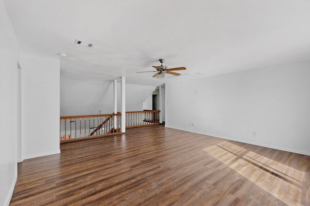 6328 Meadow Glen Drive, Arlington, TX 76018