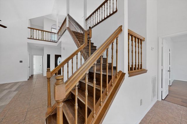 6328 Meadow Glen Drive, Arlington, TX 76018