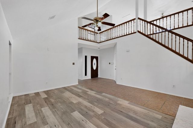 6328 Meadow Glen Drive, Arlington, TX 76018