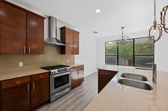 2815 Corbin LN, Austin, TX 78704