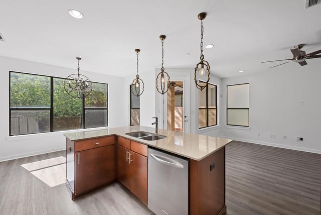 2815 Corbin LN, Austin, TX 78704