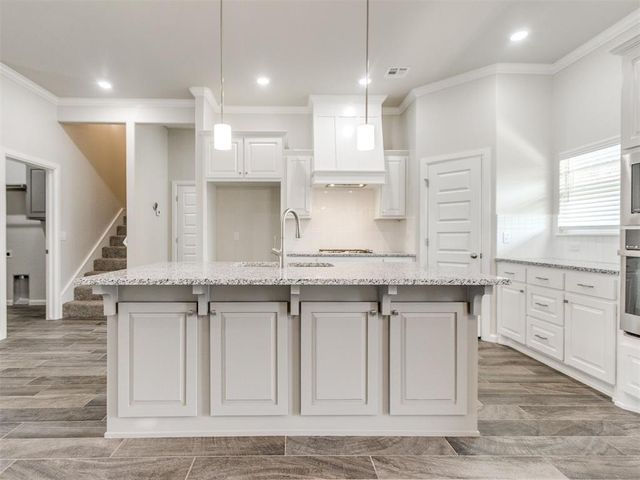 2125 Valley Hollow, Norman, OK 73071