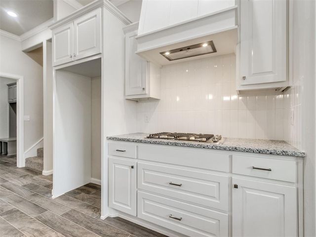 2125 Valley Hollow, Norman, OK 73071