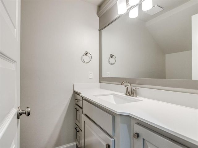 2125 Valley Hollow, Norman, OK 73071