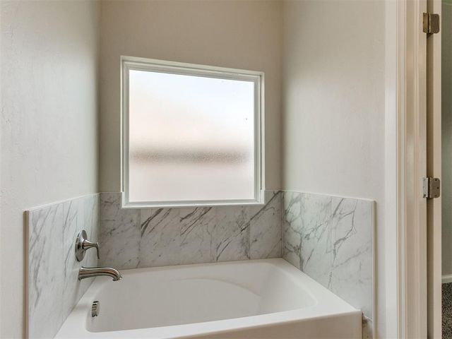 2125 Valley Hollow, Norman, OK 73071