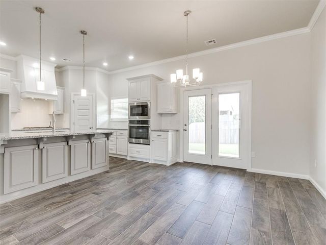 2125 Valley Hollow, Norman, OK 73071