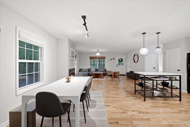 323 PALMER RD, Basye, VA 22810