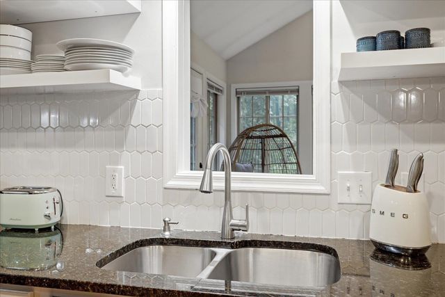 323 PALMER RD, Basye, VA 22810