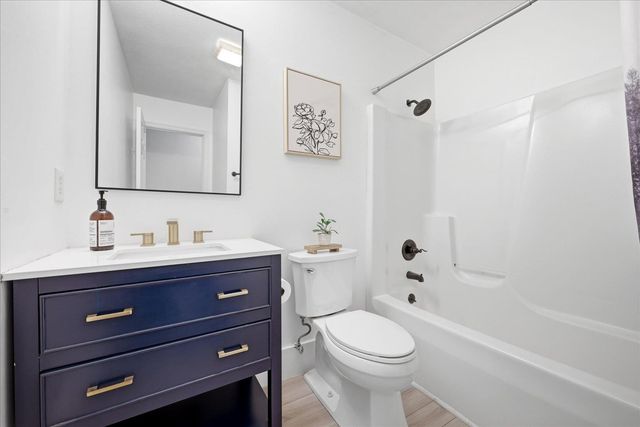 323 PALMER RD, Basye, VA 22810
