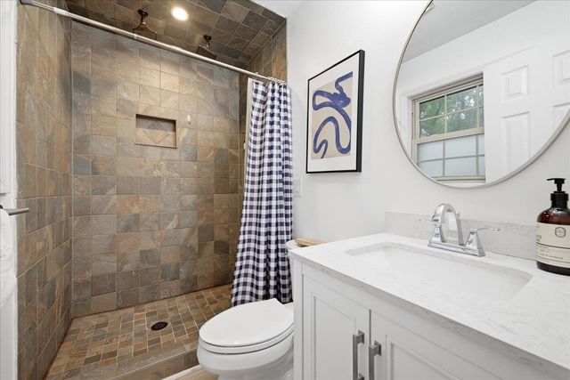 323 PALMER RD, Basye, VA 22810