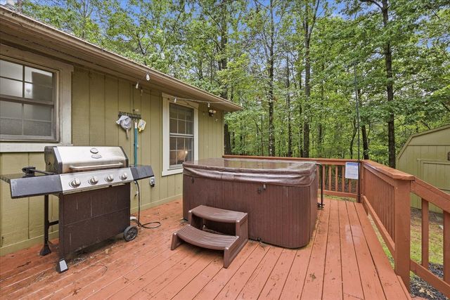 323 PALMER RD, Basye, VA 22810