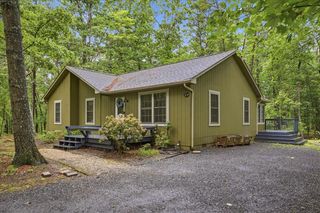 323 PALMER RD, Basye, VA 22810