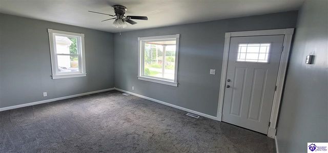 366 S Greensburg Street, Hodgenville, KY 42748
