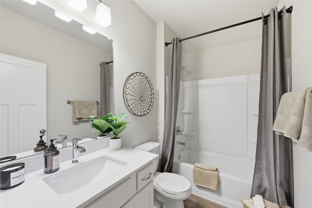 490 NW Independence Circle, Waukee, IA 50263