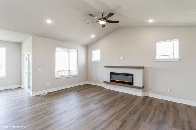 490 NW Independence Circle, Waukee, IA 50263