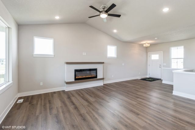 490 NW Independence Circle, Waukee, IA 50263