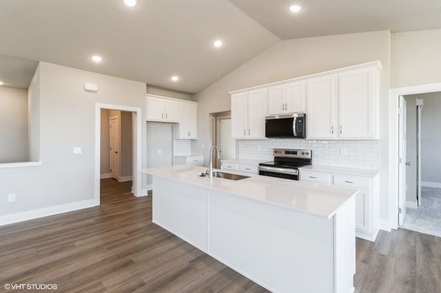 490 NW Independence Circle, Waukee, IA 50263