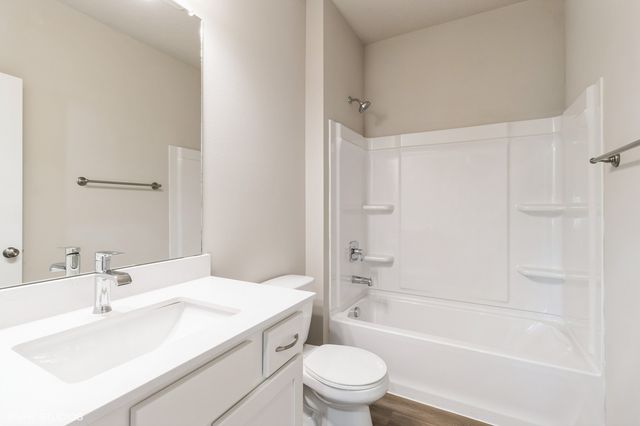 490 NW Independence Circle, Waukee, IA 50263