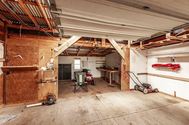 2342 Old Greenbrier Pike, Greenbrier, TN 37073