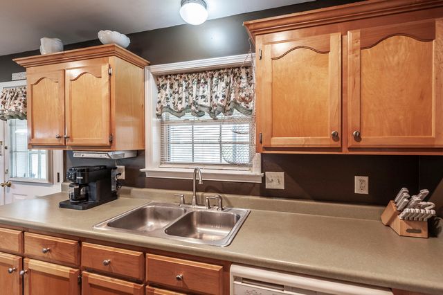 2342 Old Greenbrier Pike, Greenbrier, TN 37073