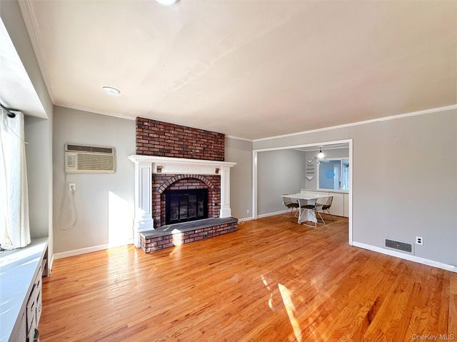 14 Willets Drive, Syosset, NY 11791