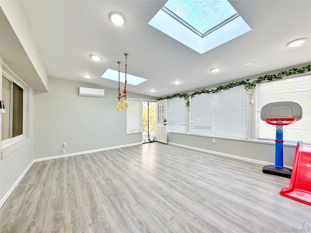 14 Willets Drive, Syosset, NY 11791