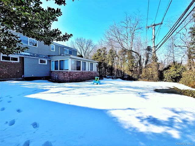 14 Willets Drive, Syosset, NY 11791