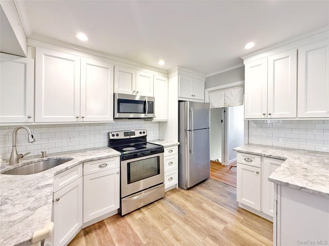 14 Willets Drive, Syosset, NY 11791