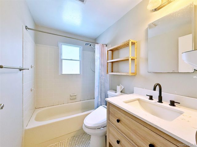 14 Willets Drive, Syosset, NY 11791