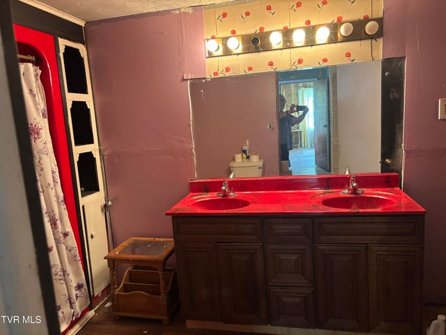 141 Canter Road, Trade, TN 37691