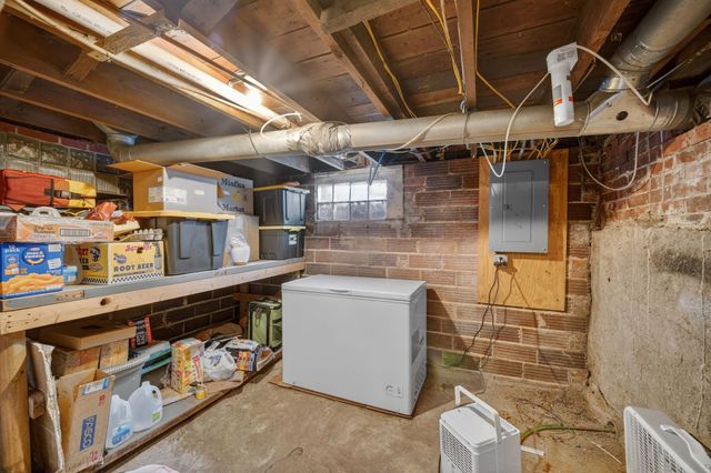 1504 Burnett Avenue, Ames, IA 50010