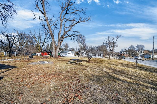 1504 Burnett Avenue, Ames, IA 50010