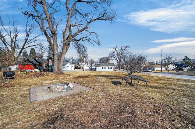 1504 Burnett Avenue, Ames, IA 50010