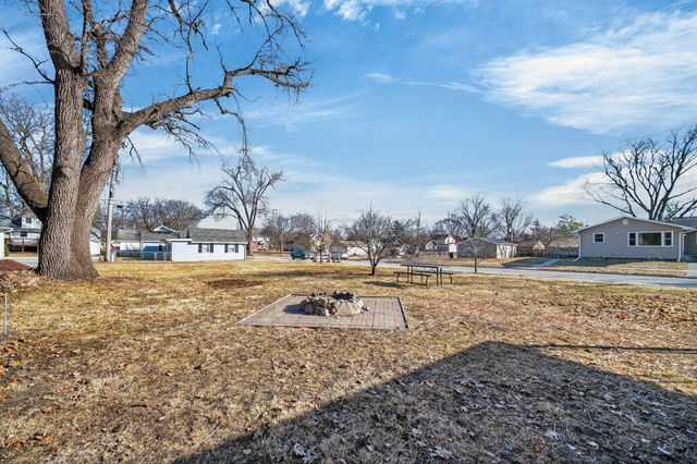 1504 Burnett Avenue, Ames, IA 50010