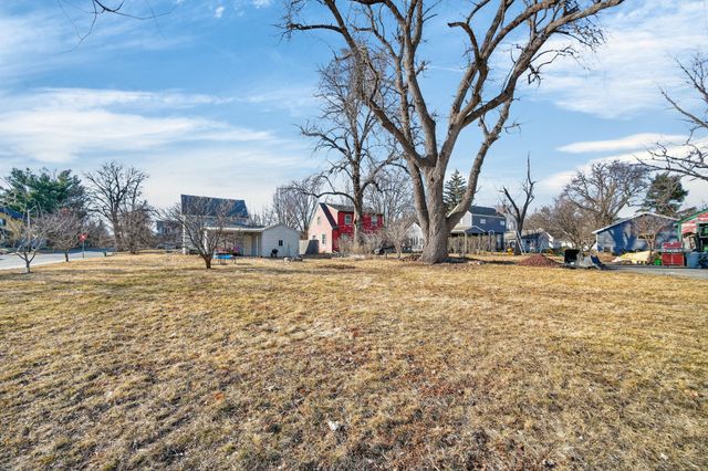 1504 Burnett Avenue, Ames, IA 50010