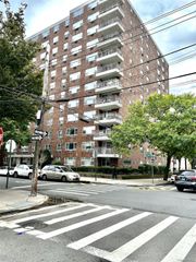 89-00 170 Street 5E, Jamaica Hills, NY 11432